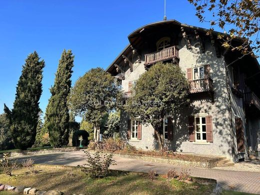 Villa à Besana in Brianza, Provincia di Monza e della Brianza