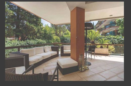 Apartment / Etagenwohnung in Rom, Latium