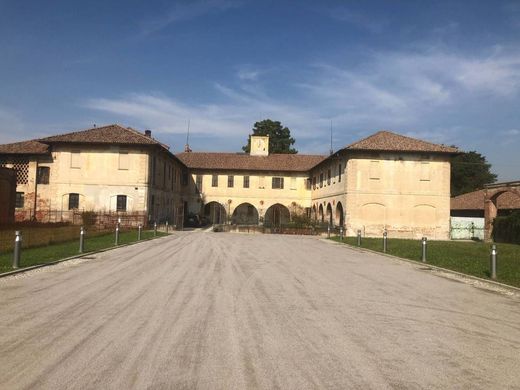 Luxury home in Zibido San Giacomo, Milan