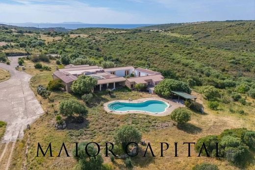 Villa in Trinità d'Agultu e Vignola, Provincia di Sassari