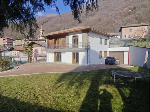 Вилла, Primaluna, Provincia di Lecco