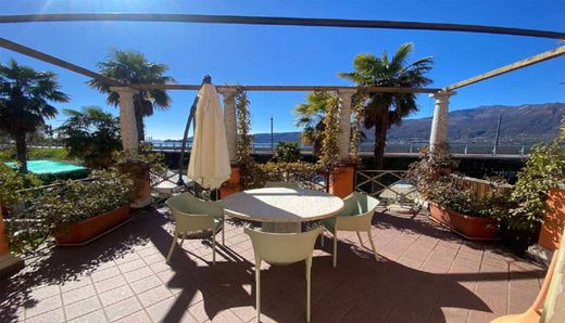 Apartment / Etagenwohnung in Verbania, Piemont