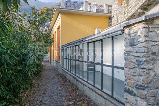 Loft in Moltrasio, Provincia di Como