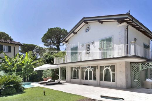 Villa a Forte dei Marmi, Lucca