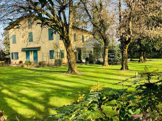 Villa Carpi Centro, Modena ilçesinde