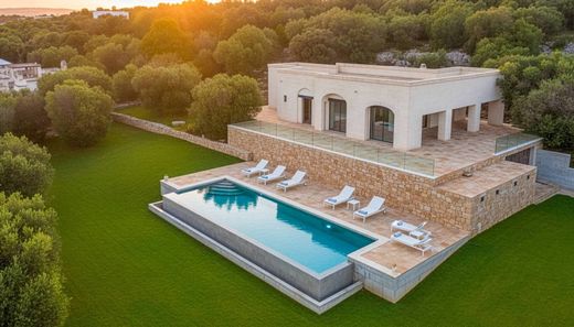 Villa Ostuni, Brindisi ilçesinde