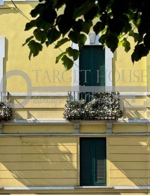Wohnkomplexe in Como, Provincia di Como
