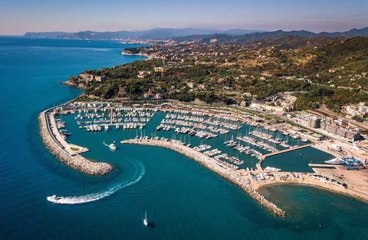 Willa w Varazze, Provincia di Savona