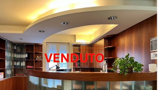 Apartment / Etagenwohnung in Verona, Provincia di Verona