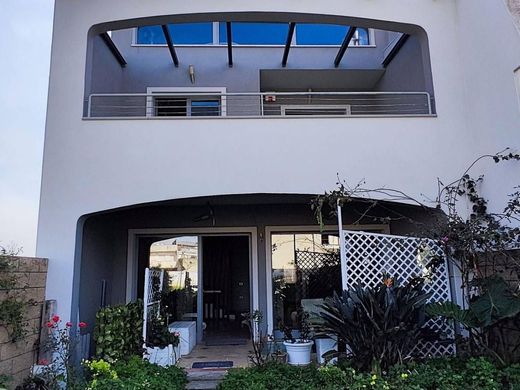 Rijtjeshuis in Quartucciu, Provincia di Cagliari