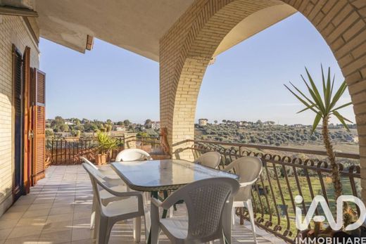 Вилла, Civitanova Marche, Provincia di Macerata