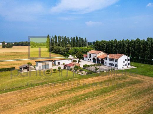 Country House in Mestrino, Padua