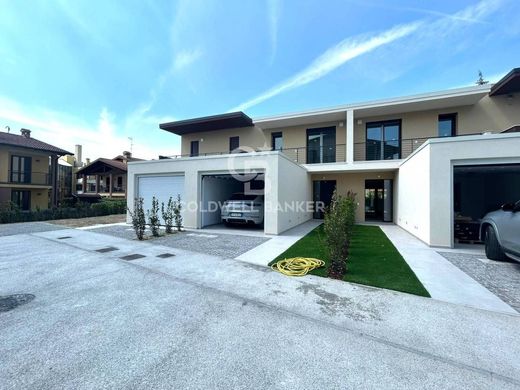 Villetta a Schiera a Desenzano del Garda, Brescia