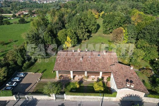 Villa - Bréscia, Provincia di Brescia