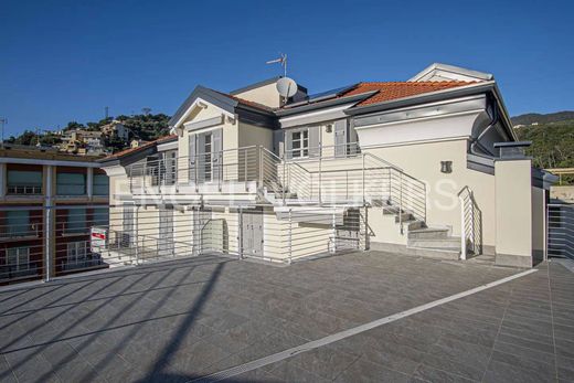 Cobertura - Lavagna, Génova