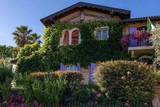 Villa in San Felice del Benaco, Provincia di Brescia