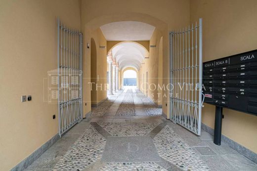 Apartment / Etagenwohnung in Como, Provincia di Como
