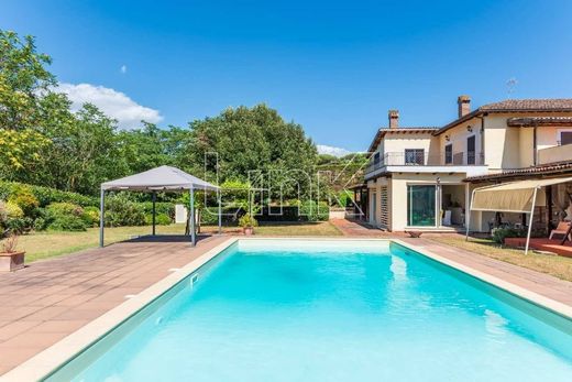 Villa Roma, Lazio bölgesinde