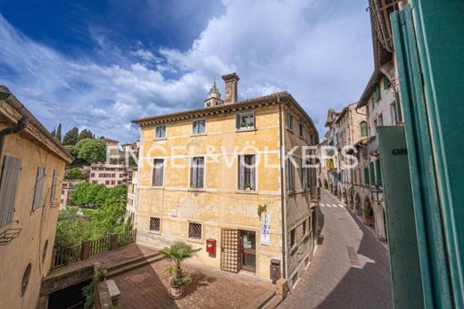 Apartment / Etagenwohnung in Asolo, Provincia di Treviso