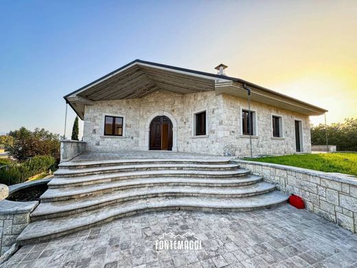 Villa in Montefelcino, Pesaro-Urbino