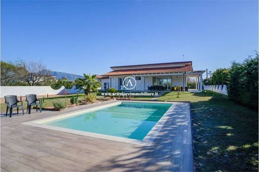 Willa w Pietrasanta, Provincia di Lucca