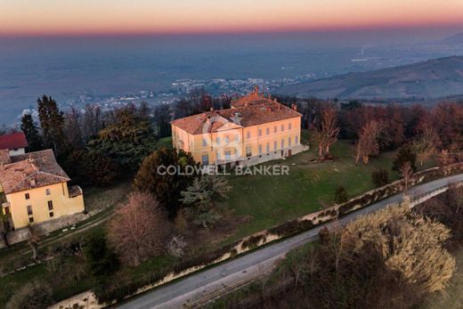 Santa Giuletta, Provincia di Paviaのアパートメント・コンプレックス