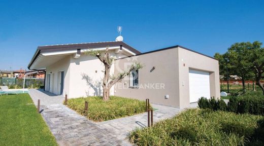 Villa in Desenzano del Garda, Provincia di Brescia