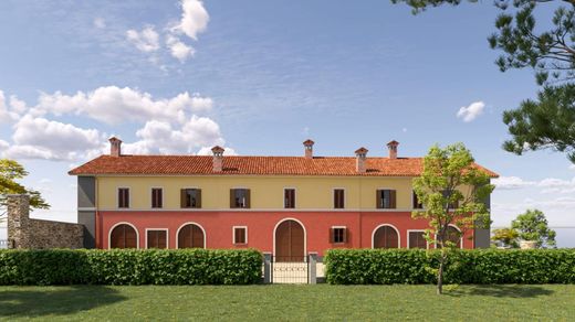 Villa Castel Gandolfo, Roma ilçesinde