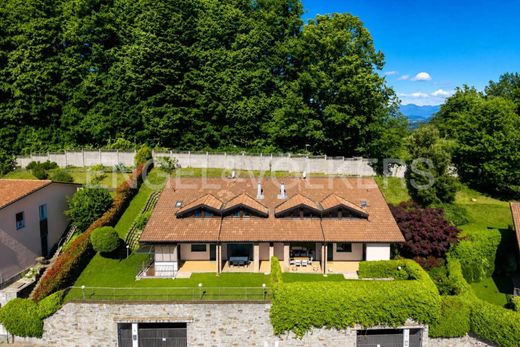 Villa Gazzada Schianno, Varese ilçesinde
