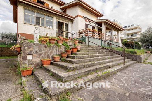 Villa in Rome, Latium