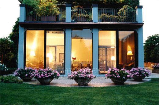 Villa in San Colombano al Lambro, Milan
