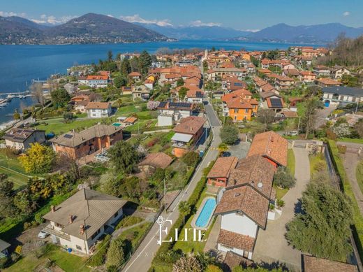Villa in Ranco, Provincia di Varese
