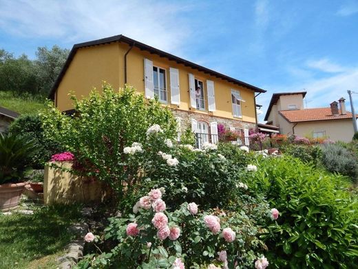 Villa a Castelnuovo Magra, La Spezia