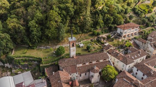 Villa in Santo Stefano Belbo, Provincia di Cuneo