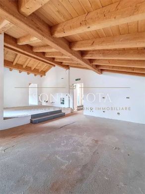 Piso / Apartamento en Stezzano, Bérgamo