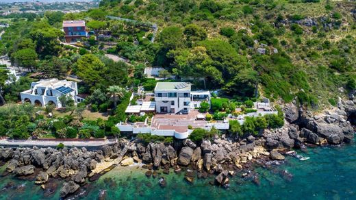 Вилла, Minturno, Provincia di Latina