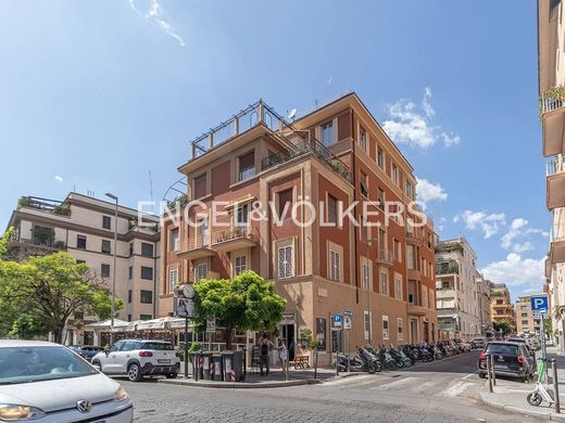 Apartment / Etagenwohnung in Rom, Latium