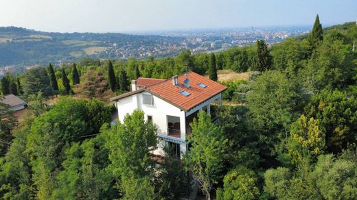 Villa in Pianoro, Bologna