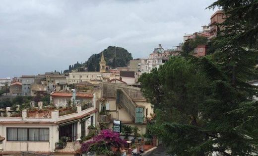 Taormina, Messinaのアパートメント