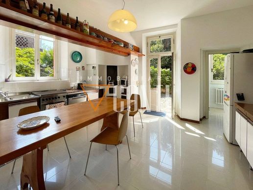 Villa in Varese, Provincia di Varese