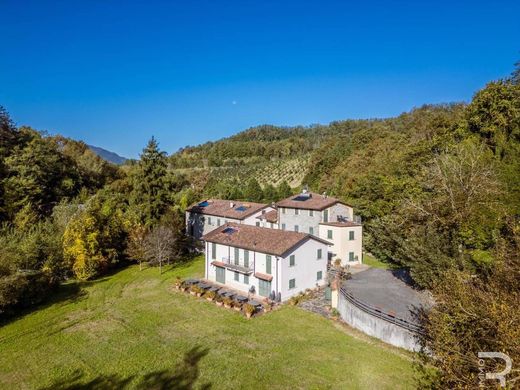 Casale a Fivizzano, Massa-Carrara