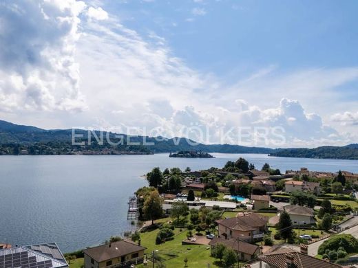 Villa in Pella, Provincia di Novara