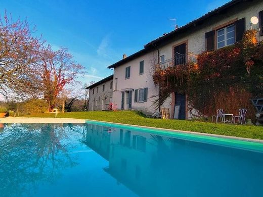 Country House in Dogliani, Provincia di Cuneo