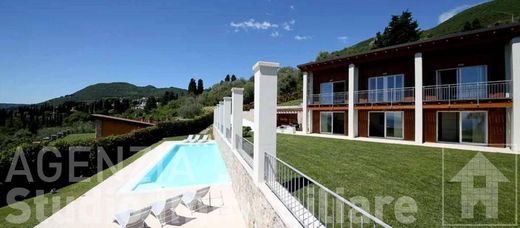 Villa - Gardone Riviera, Provincia di Brescia