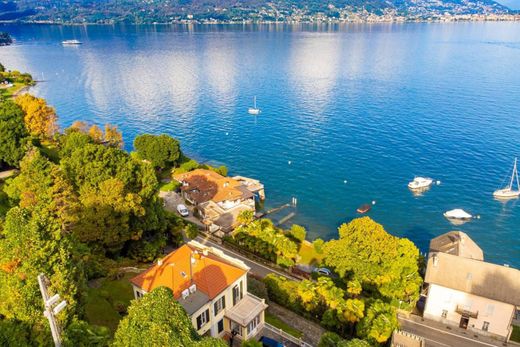 Baveno, Provincia Verbano-Cusio-Ossolaのヴィラ