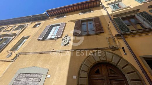 Country House in Castiglion Fiorentino, Province of Arezzo