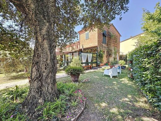 Country House in Montecarlo, Provincia di Lucca