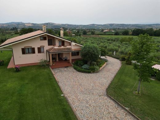 Villa in Giulianova, Provincia di Teramo