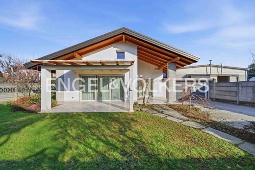 Villa - Samarate, Provincia di Varese