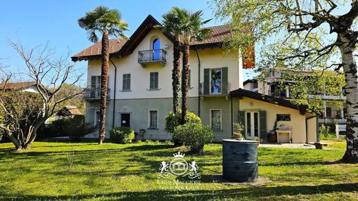 Villa in Cesara, Verbania